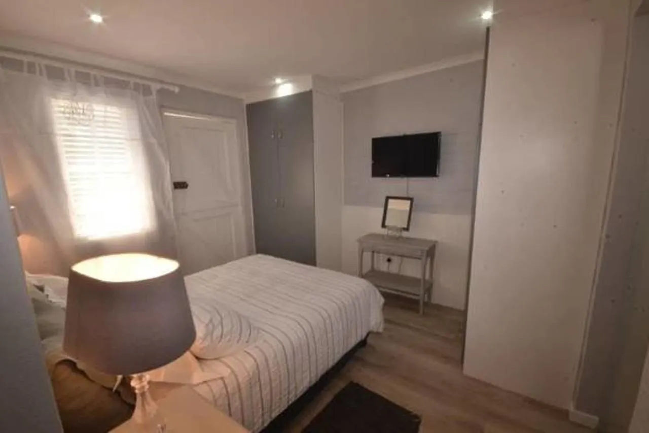 Wavey Beach Room Melkbosstrand